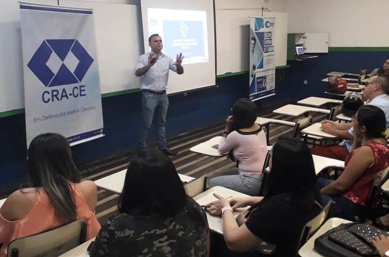 Delegado realiza palestra em Sobral